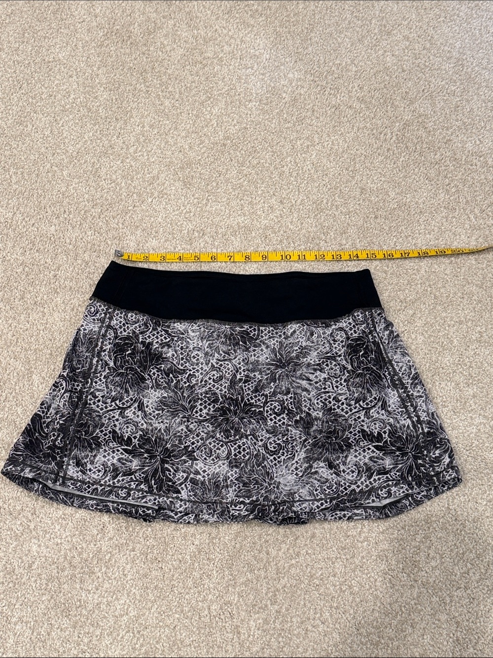 Lululemon Black & White Floral A-Line Skirt with Stretch Waistband